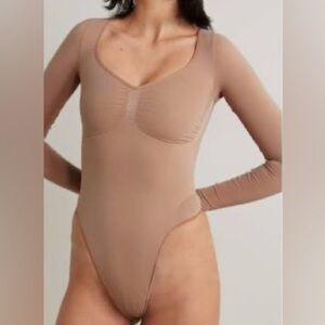 ˚⟡˖ ࣪  authentic skims beige shaping/ sculpting long sleeve bodysuit